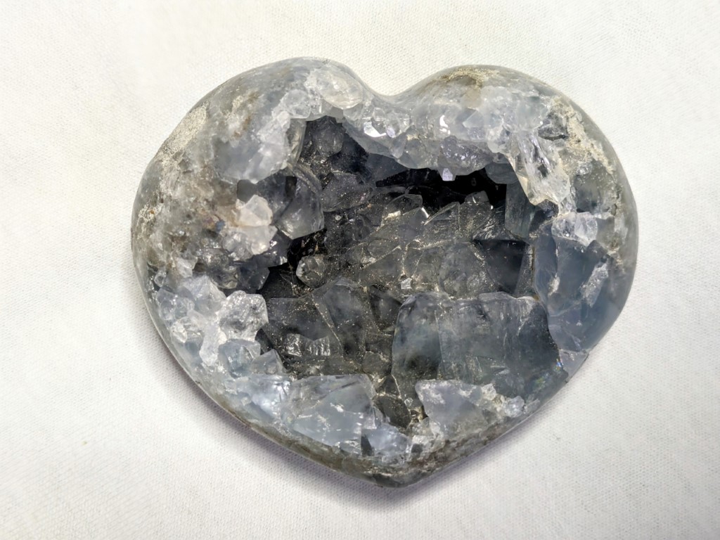 Celestite  Heart Angelic communication, access to higher dimensions, serenity 5560